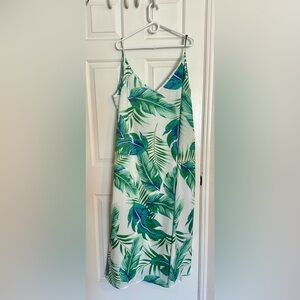Zanzea Maxi dress. Plus size 22W. White with Hawaiian plants design.